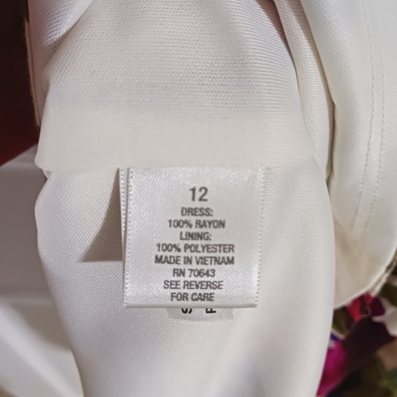 DressBarn Gorgeous Floral Dress size 12 - Picture 8 of 11